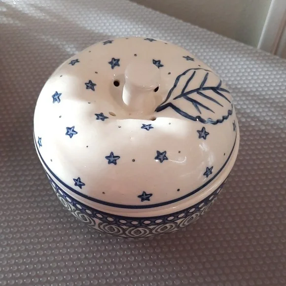 Polish Pottery Apple Covered Dish - Picture 8 of 8
